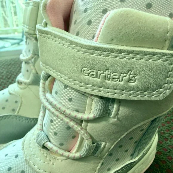 Girl's Snow Boots Size 8 Grey, White, & Pink Thick, Warm, and Sturdy CARTER'S - Picture 4 of 7